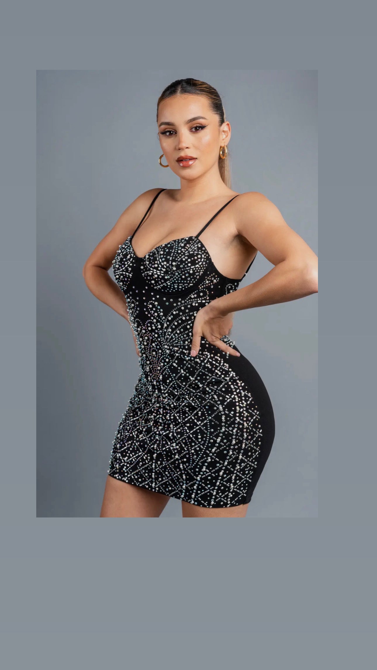 VESTIDO MINI CON PEDRERÍA DE CORAZÓN LUXE