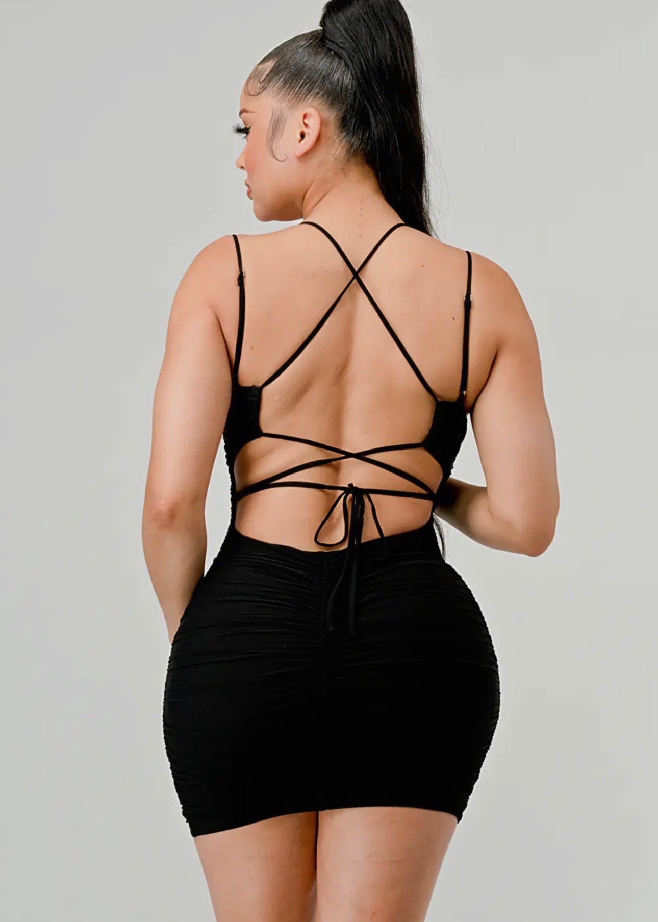 MINIVESTIDO DE ENCAJE CON CORDÓN Y CORDÓN EN FORMA DE CORAZÓN DE MALLA DE LUJO