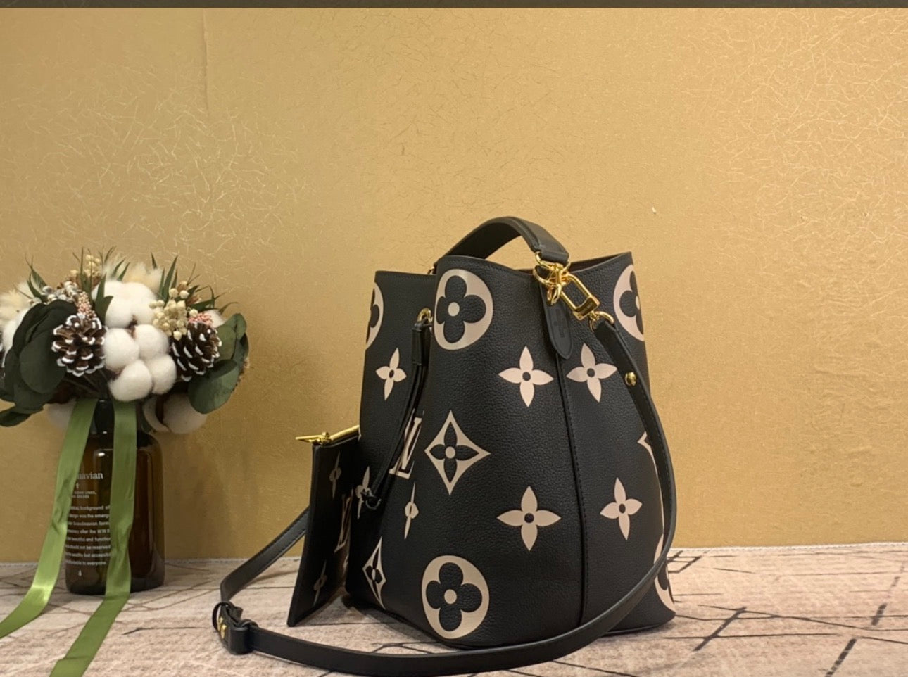Luxury bucket bag