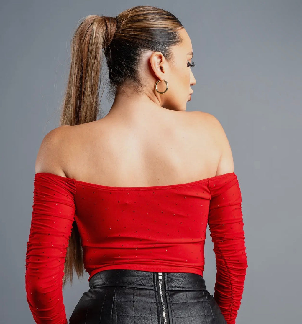 TOP CORTO DRAPEADO CON VOLANTES DE MALLA Y CRISTALES