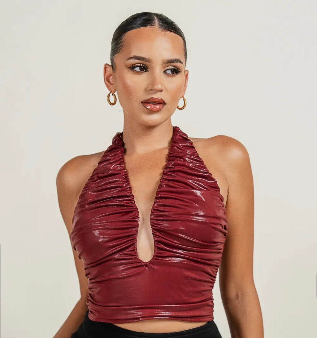 TOP MINI CON FRUNCIDO Y ESCOTE HALTER CON INSERCIÓN DE ALAMBRE