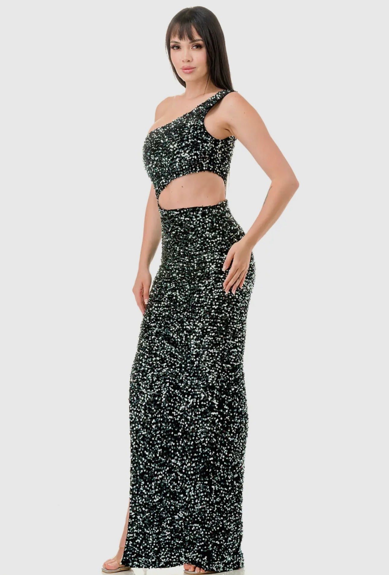 VESTIDO MAXI DE TERCIOPELO CON LENTEJUELAS Y HOMBROS ASIMÉTRICOS