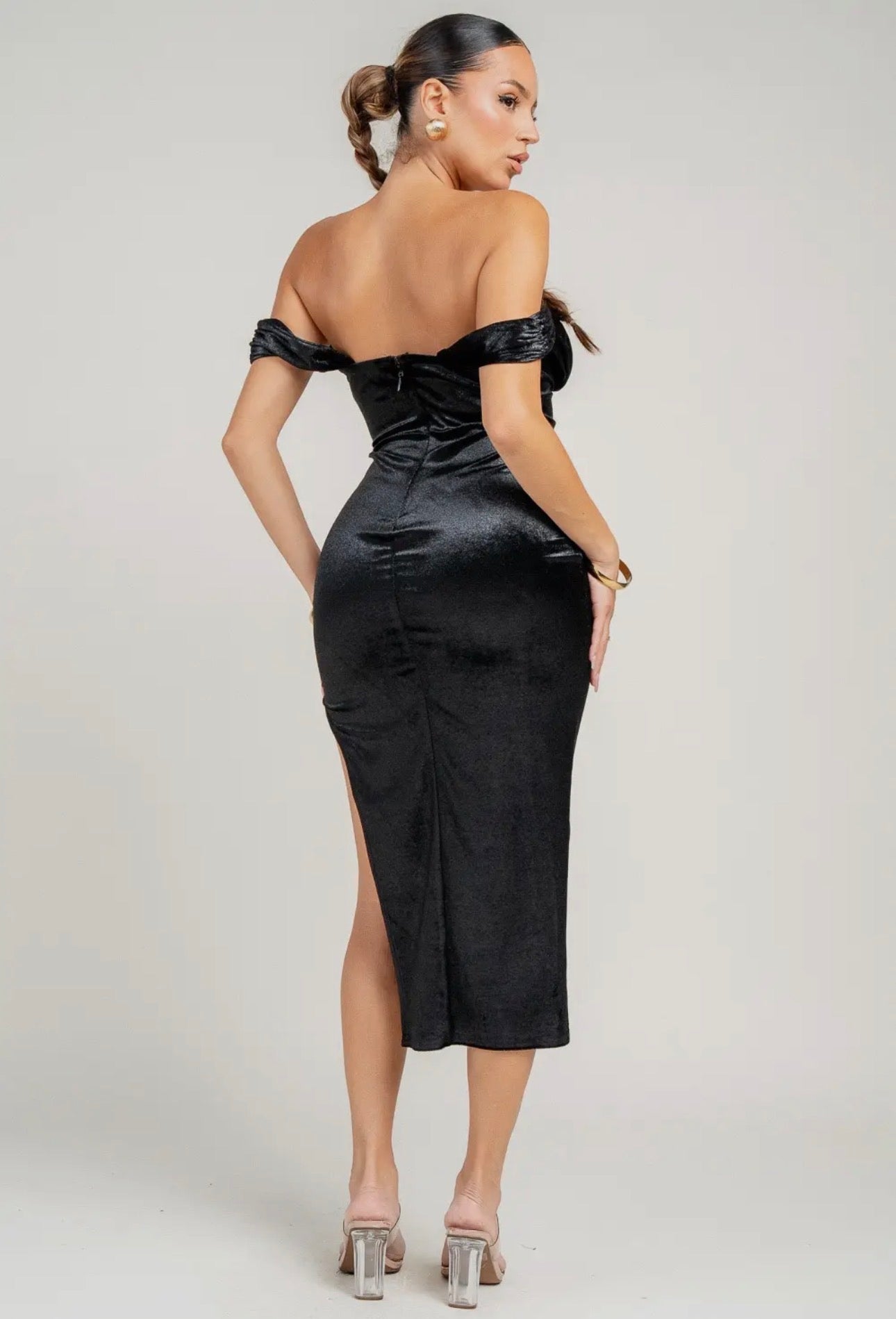 VESTIDO MIDI AJUSTADO CON BUSTIER SIN HOMBROS