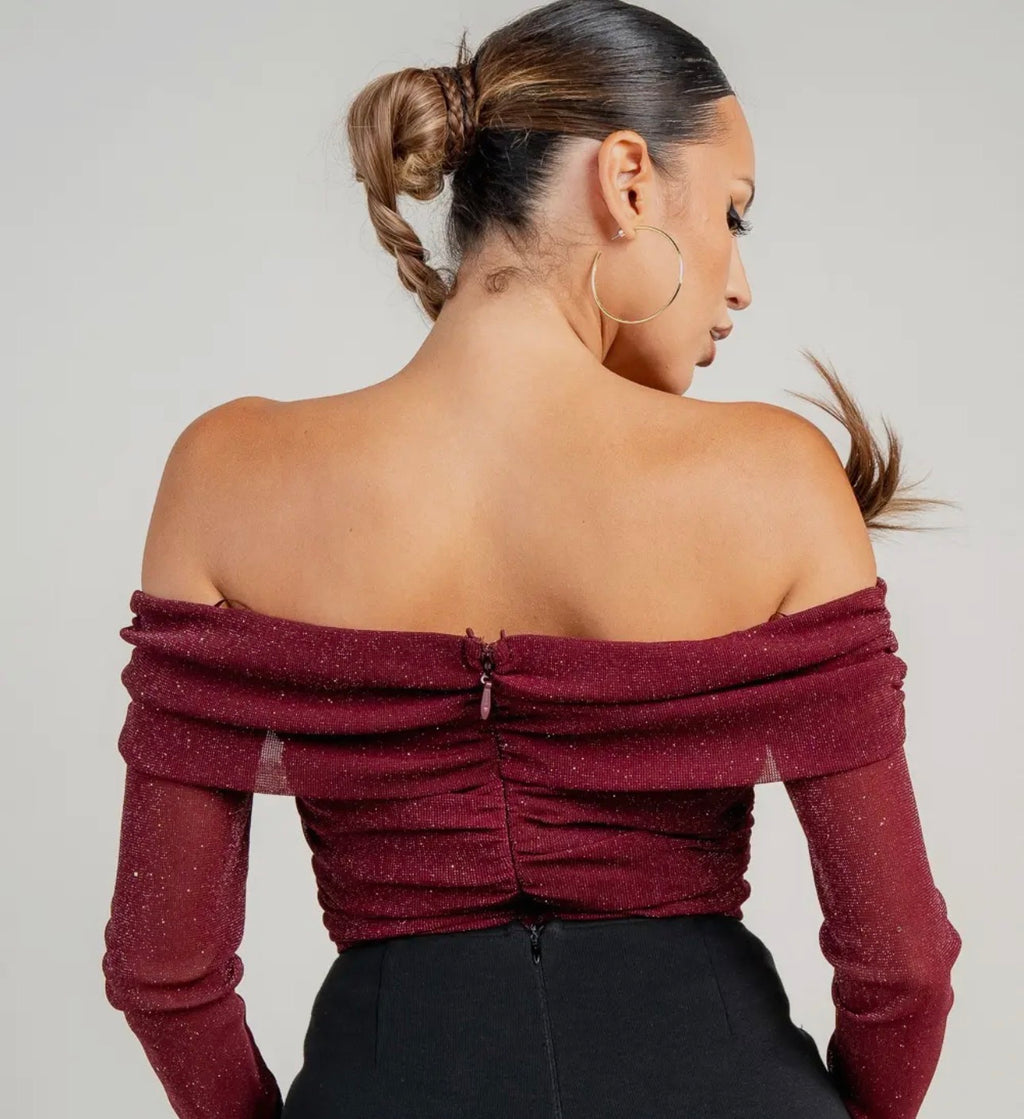 Body con detalles recortados y manga larga