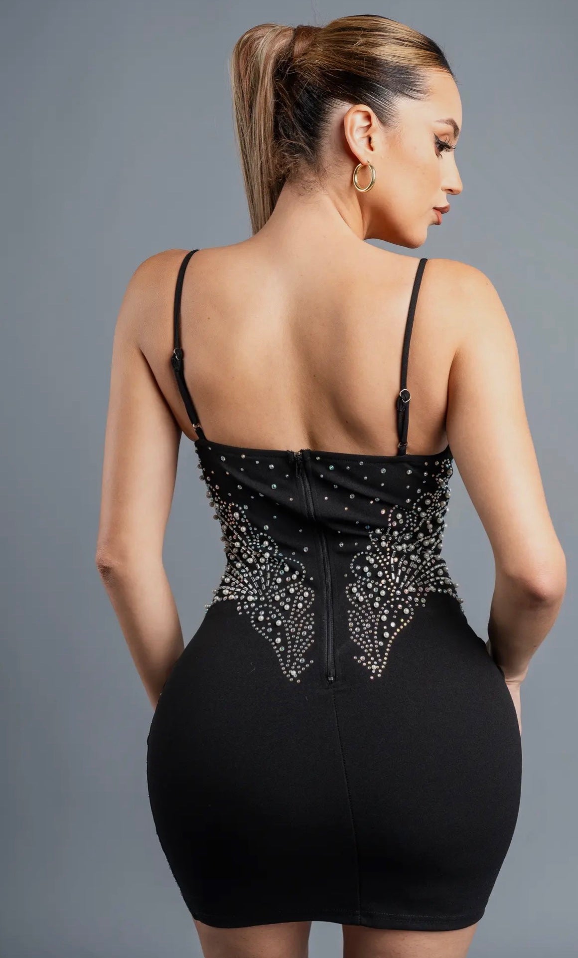 VESTIDO MINI CON PEDRERÍA DE CORAZÓN LUXE